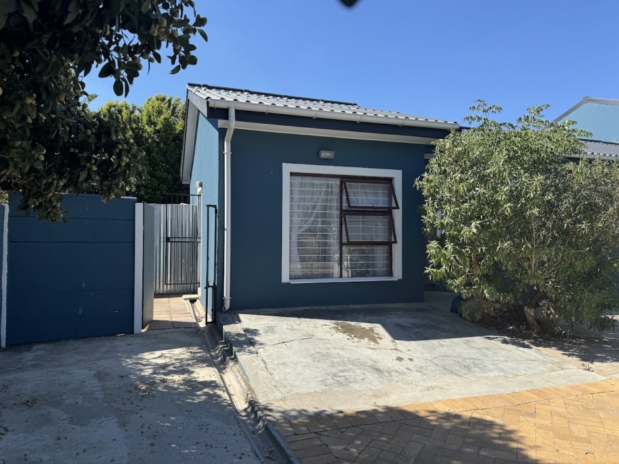 1 Bedroom Property for Sale in Gordons Bay Central Western Cape